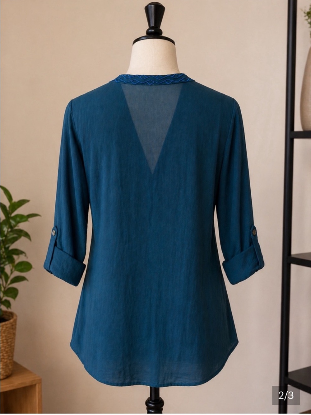 Johnny Was Blue Embroidered V-Neck Tunic Women’s L Boho Blue Festival - Picture 3 of 4